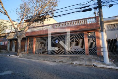 Casa à venda com 409m², 10 quartos e 3 vagas Casa à venda com 409m², 10 quartos e 3 vagasFachada