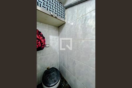 Casa à venda com 240m², 2 quartos e 3 vagasBanheiro da Suíte