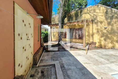 Casa de condomínio para alugar com 480m², 6 quartos e 4 vagasQuintal