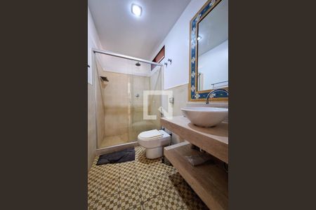 Casa de condomínio para alugar com 480m², 6 quartos e 4 vagasBanheiro 1