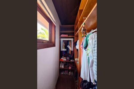 Casa de condomínio para alugar com 480m², 6 quartos e 4 vagasCloset da suíte 2