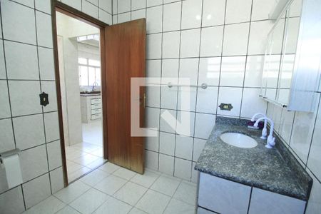 Casa para alugar com 110m², 2 quartos e 1 vaga Casa para alugar com 110m², 2 quartos e 1 vagaBanheiro