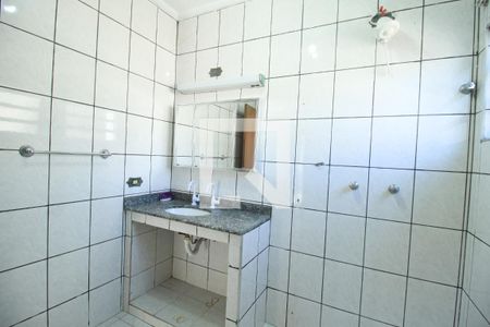 Casa para alugar com 110m², 2 quartos e 1 vaga Casa para alugar com 110m², 2 quartos e 1 vagaBanheiro