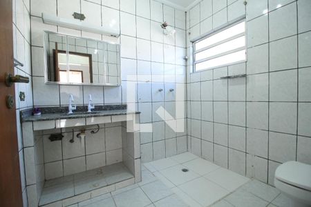 Casa para alugar com 110m², 2 quartos e 1 vaga Casa para alugar com 110m², 2 quartos e 1 vagaBanheiro
