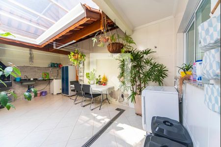 Casa à venda com 129m², 3 quartos e 2 vagasQuintal