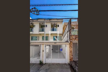 Casa à venda com 129m², 3 quartos e 2 vagasFachada