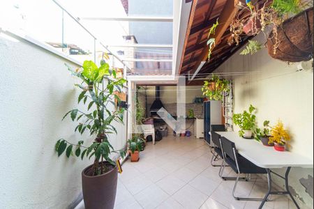 Casa à venda com 129m², 3 quartos e 2 vagasQuintal