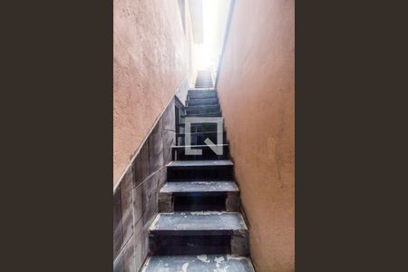Casa para alugar com 50m², 2 quartos e sem vagaEscada