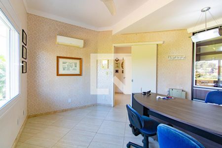 Casa à venda com 435m², 3 quartos e 4 vagasEscritório