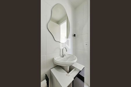 Apartamento para alugar com 33m², 2 quartos e sem vaga Apartamento para alugar com 33m², 2 quartos e sem vagaBanheiro