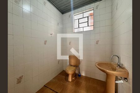 Casa à venda com 210m², 6 quartos e 3 vagas Casa à venda com 210m², 6 quartos e 3 vagasBanheiro
