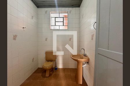 Casa à venda com 210m², 6 quartos e 3 vagas Casa à venda com 210m², 6 quartos e 3 vagasBanheiro