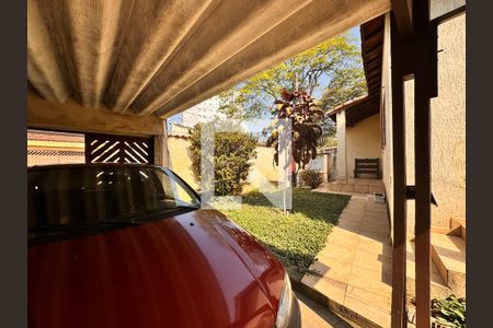 Casa à venda com 210m², 6 quartos e 3 vagas Casa à venda com 210m², 6 quartos e 3 vagasGaragem