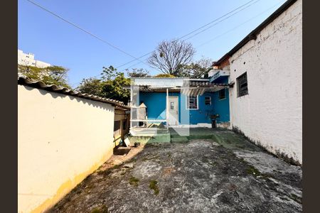 Casa à venda com 210m², 6 quartos e 3 vagas Casa à venda com 210m², 6 quartos e 3 vagasQuintal casa 4 e 5