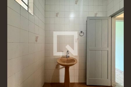 Casa à venda com 210m², 6 quartos e 3 vagas Casa à venda com 210m², 6 quartos e 3 vagasBanheiro