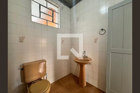 Casa à venda com 210m², 6 quartos e 3 vagas Casa à venda com 210m², 6 quartos e 3 vagasBanheiro