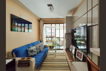 Apartamento à venda com 67m², 2 quartos e 1 vagaSala