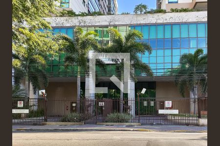 Apartamento à venda com 67m², 2 quartos e 1 vagaFachada e portaria