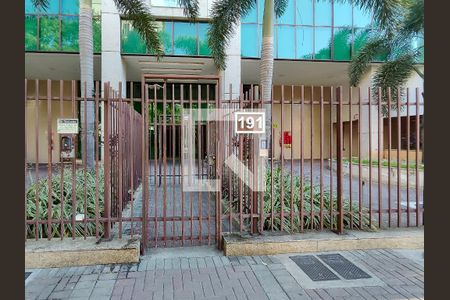 Apartamento à venda com 67m², 2 quartos e 1 vagaFachada e portaria