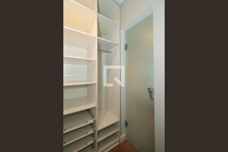 Apartamento à venda com 82m², 1 quarto e 2 vagasCloset da Suíte