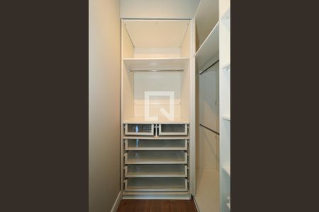 Apartamento à venda com 82m², 1 quarto e 2 vagasCloset da Suíte