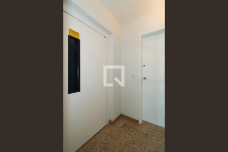 Apartamento à venda com 82m², 1 quarto e 2 vagasHall social