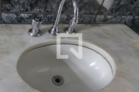 Casa à venda com 200m², 4 quartos e 1 vagaBanheiro