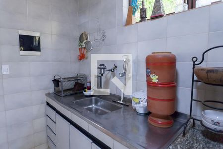 Casa de condomínio à venda com 270m², 4 quartos e 6 vagas Casa de condomínio à venda com 270m², 4 quartos e 6 vagasCozinha