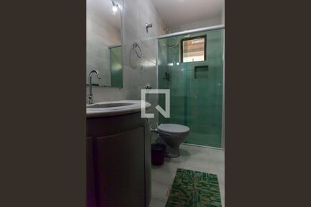 Casa de condomínio à venda com 270m², 4 quartos e 6 vagas Casa de condomínio à venda com 270m², 4 quartos e 6 vagasBanheiro Social 2