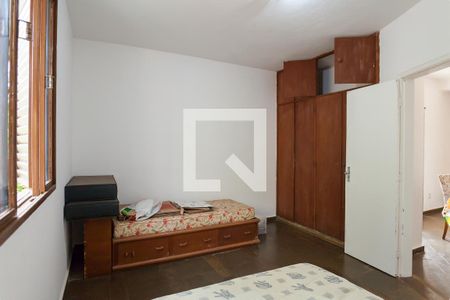 Casa de condomínio à venda com 270m², 4 quartos e 6 vagas Casa de condomínio à venda com 270m², 4 quartos e 6 vagasquarto 1