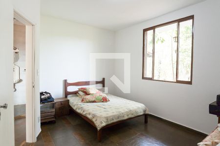 Casa de condomínio à venda com 270m², 4 quartos e 6 vagas Casa de condomínio à venda com 270m², 4 quartos e 6 vagasquarto 1