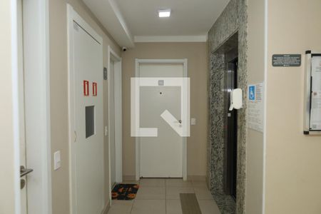 Apartamento à venda com 44m², 2 quartos e sem vagaÁrea comum - Saguão do prédio