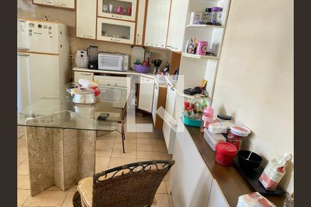 Casa à venda com 270m², 4 quartos e 4 vagasFoto 04