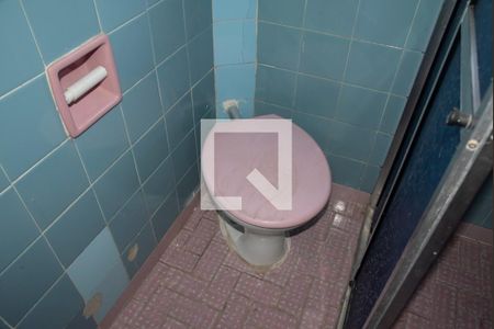 Casa para alugar com 150m², 4 quartos e 3 vagasBanheiro da edícula