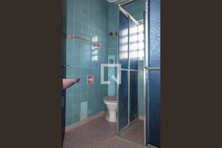 Casa para alugar com 150m², 4 quartos e 3 vagasBanheiro da edícula