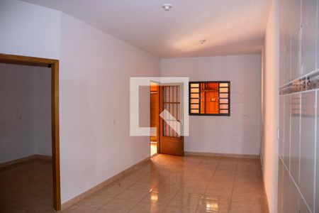 Casa para alugar com 78m², 2 quartos e 1 vaga Casa para alugar com 78m², 2 quartos e 1 vagaSala