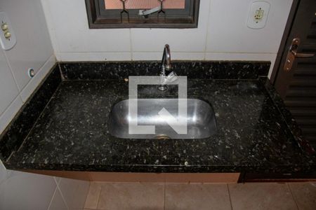 Cozinha de casa para alugar com 2 quartos, 78m² em Res Havai, Goiânia