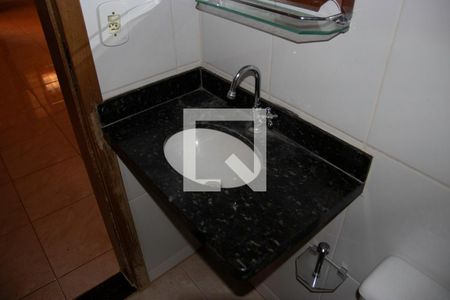 Casa para alugar com 78m², 2 quartos e 1 vaga Casa para alugar com 78m², 2 quartos e 1 vagaBanheiro