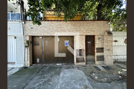 Casa à venda com 170m², 3 quartos e 1 vagaFachada + Plaquinha