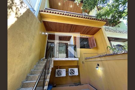 Casa à venda com 170m², 3 quartos e 1 vagaFachada