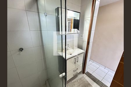 Casa à venda com 170m², 3 quartos e 1 vagaBanheiro 2