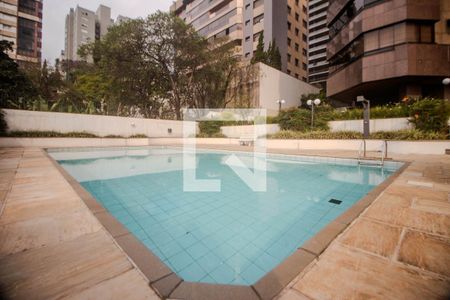 Apartamento para alugar com 250m², 3 quartos e 3 vagasÁrea comum - Piscina