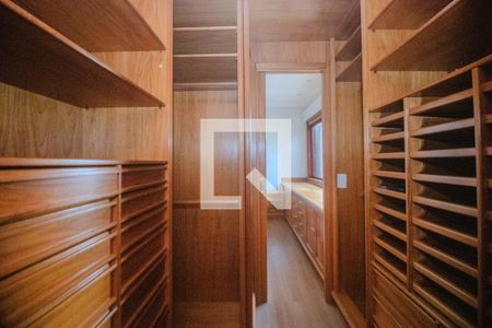 Apartamento para alugar com 250m², 3 quartos e 3 vagasSuíte 2 - Closet