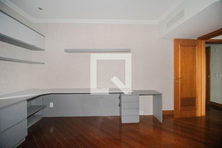 Apartamento para alugar com 250m², 3 quartos e 3 vagasEscritório