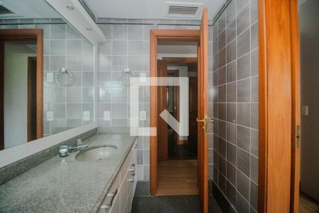 Apartamento para alugar com 250m², 3 quartos e 3 vagasBanheiro da Suíte 1