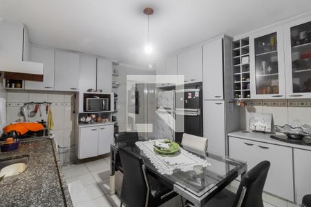 Casa à venda com 290m², 2 quartos e 2 vagas Casa à venda com 290m², 2 quartos e 2 vagasCozinha