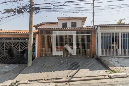 Casa à venda com 290m², 2 quartos e 2 vagas Casa à venda com 290m², 2 quartos e 2 vagasFachada