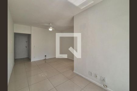 sala de apartamento para alugar com 3 quartos, 70m² em Recreio dos Bandeirantes, Rio de Janeiro