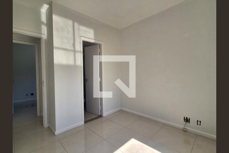 Apartamento para alugar com 70m², 3 quartos e 1 vagaSuite