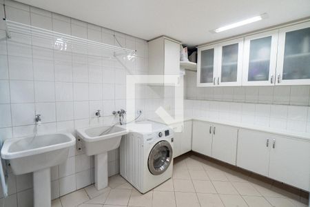 Casa à venda com 393m², 3 quartos e 4 vagasÁrea de Serviço